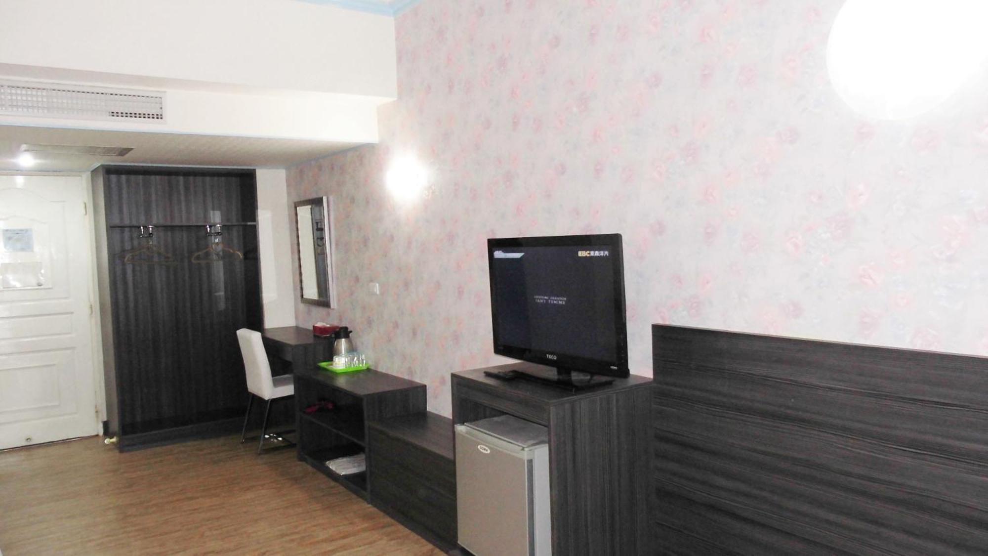 Modern Plaza Hotel Гаосюн Номер фото