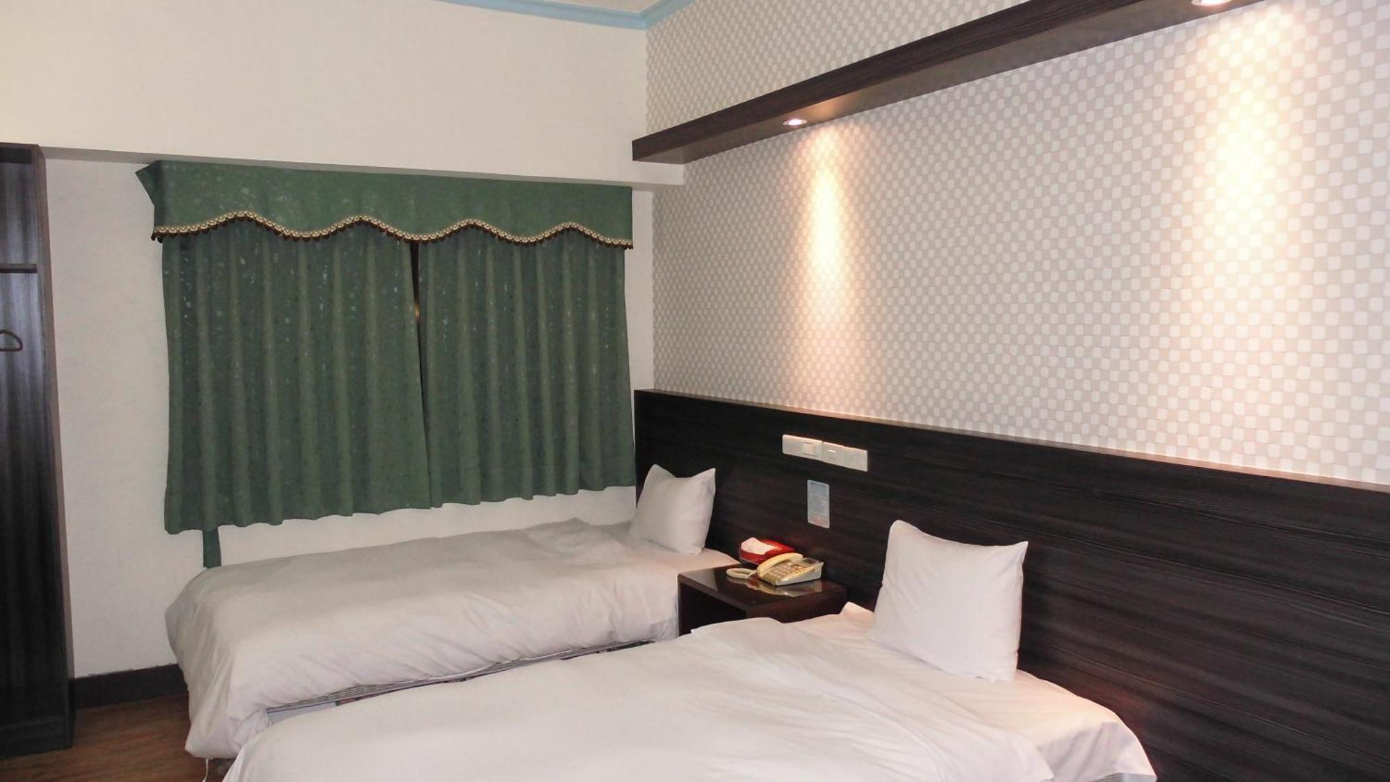 Modern Plaza Hotel Гаосюн Экстерьер фото