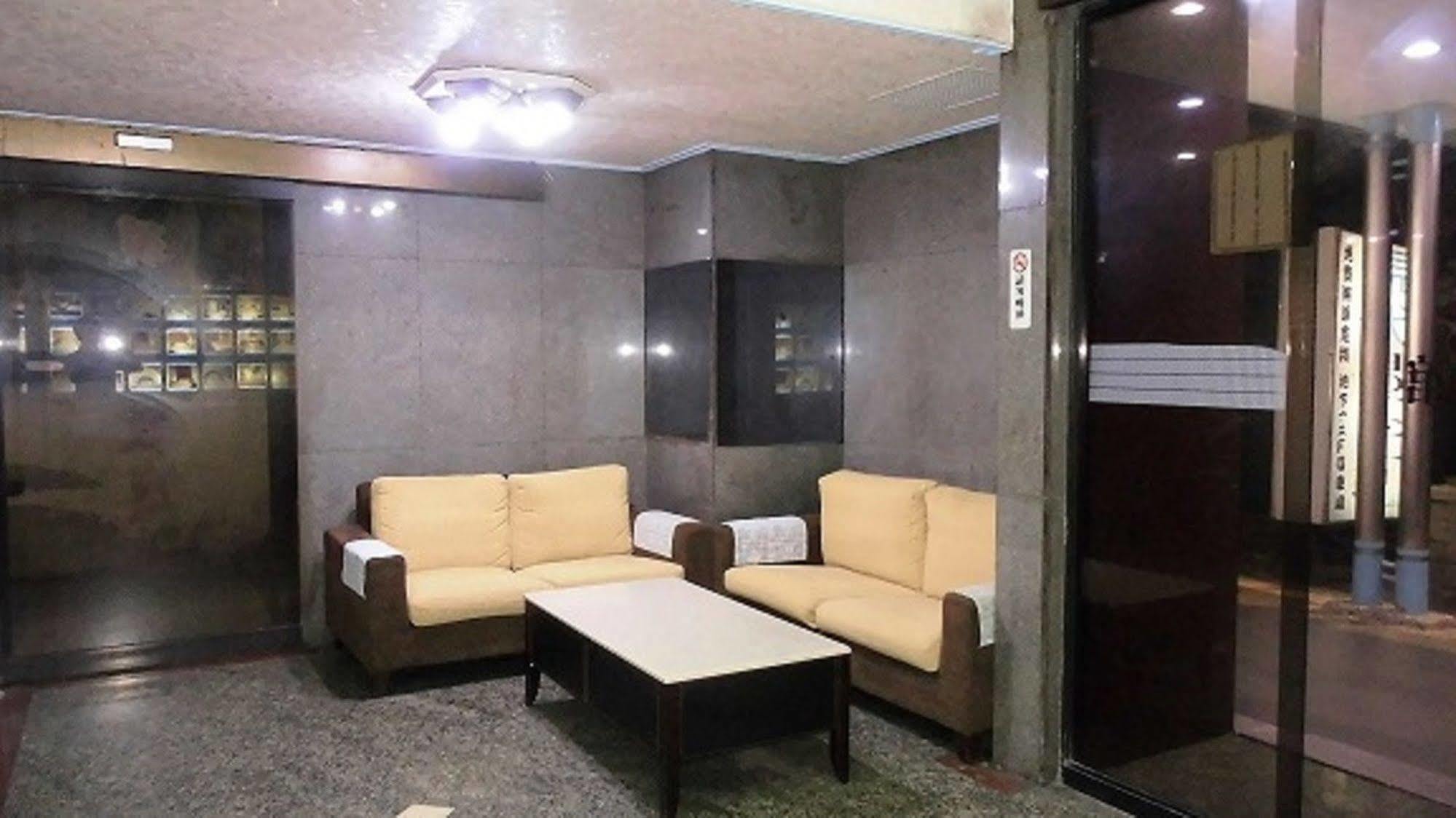 Modern Plaza Hotel Гаосюн Экстерьер фото